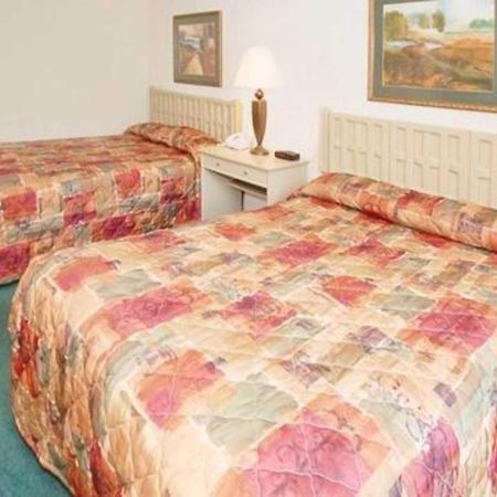 Econo Lodge Corinth Екстериор снимка