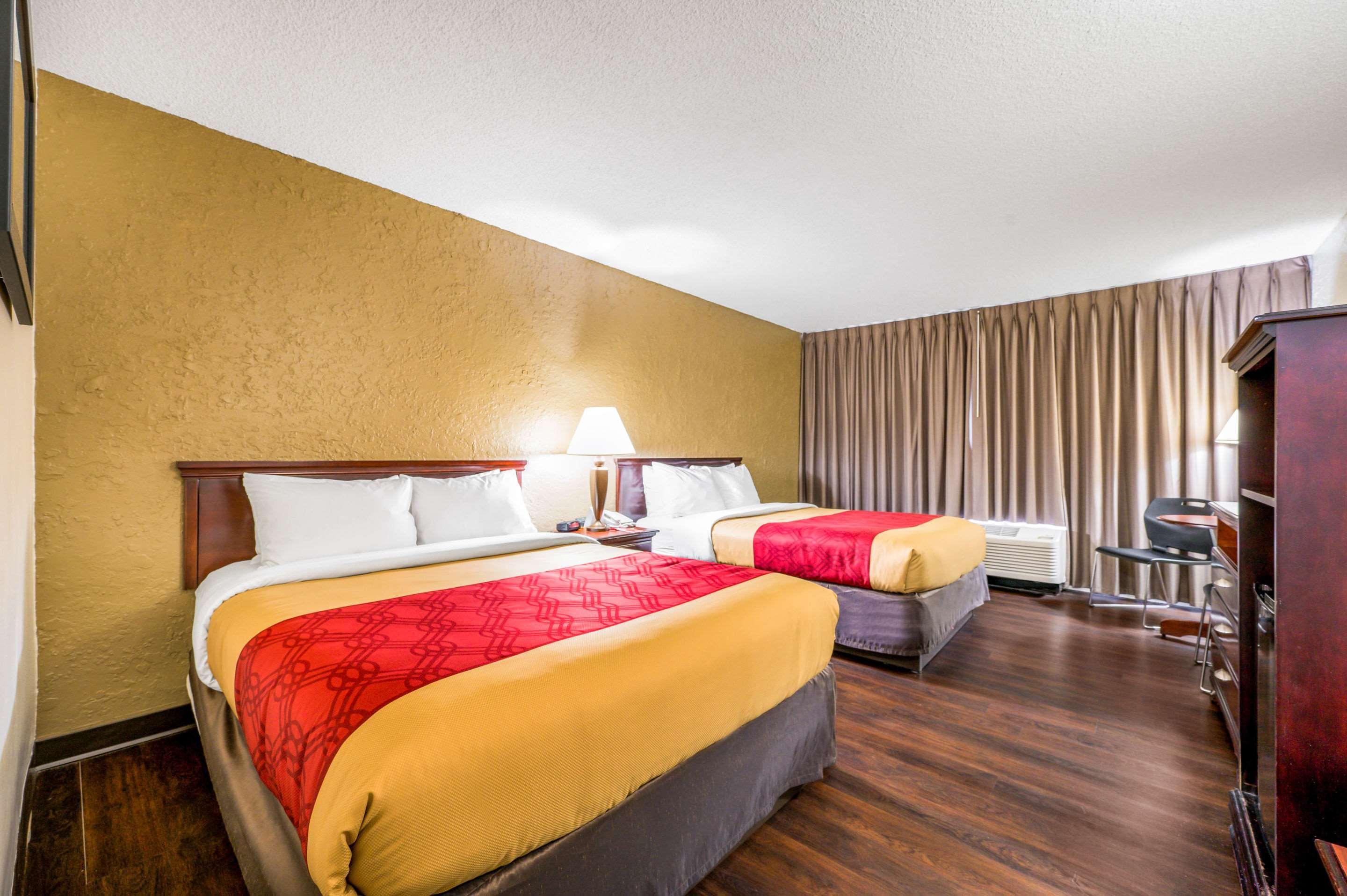 Econo Lodge Corinth Екстериор снимка