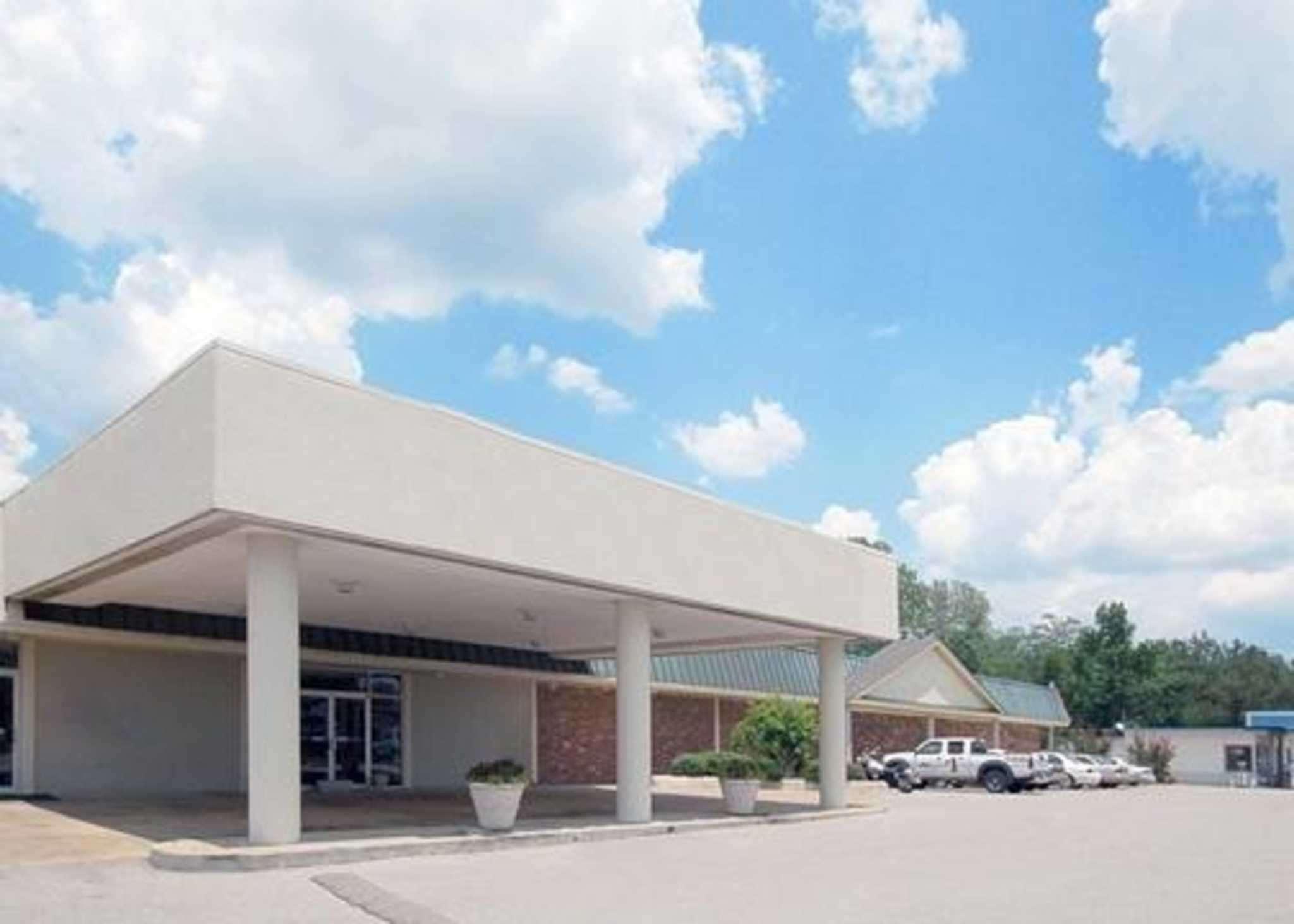 Econo Lodge Corinth Екстериор снимка