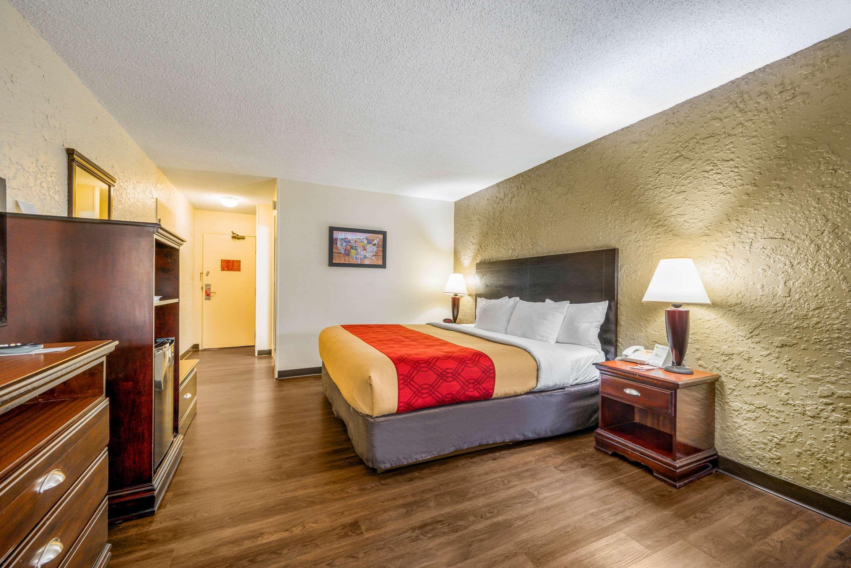 Econo Lodge Corinth Екстериор снимка