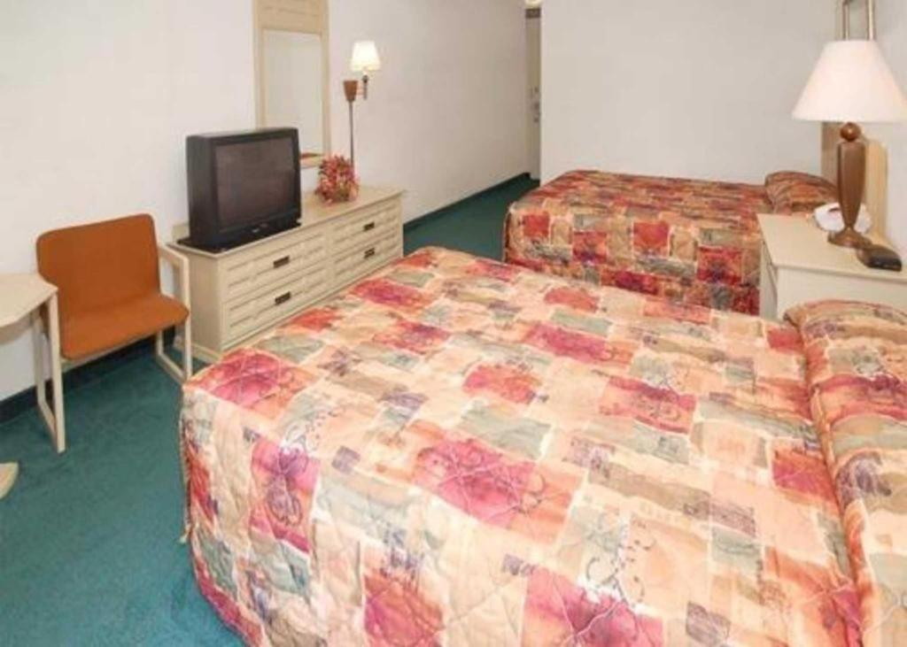 Econo Lodge Corinth Екстериор снимка