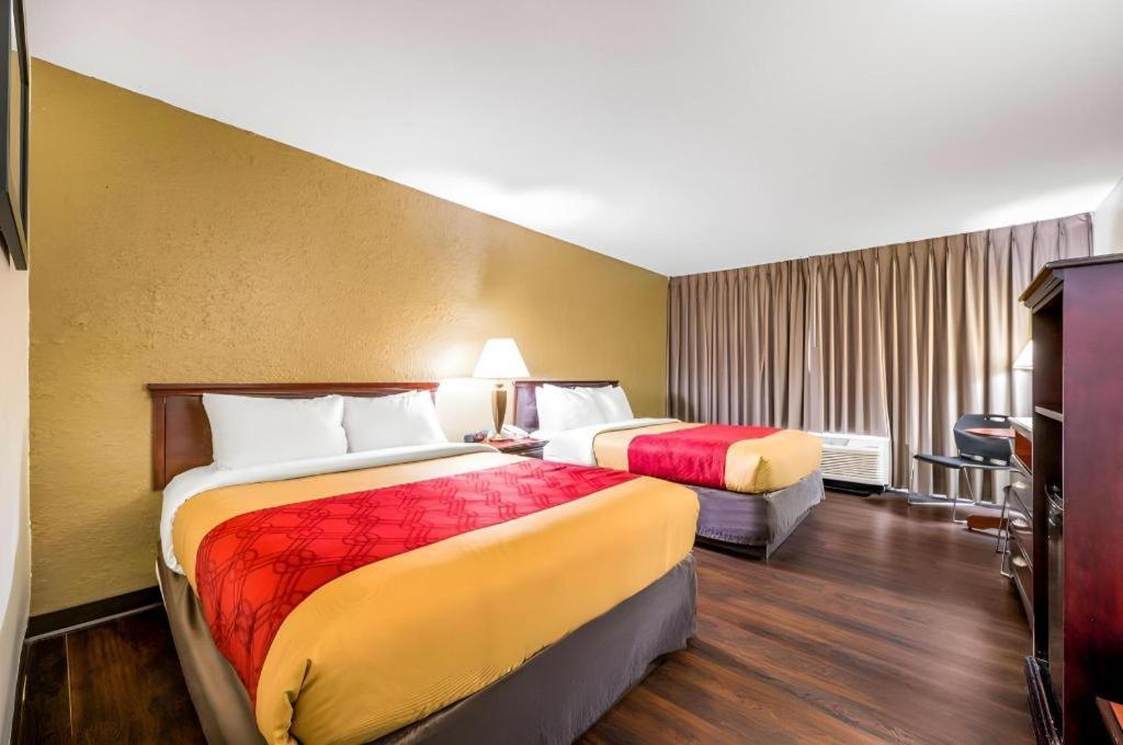 Econo Lodge Corinth Екстериор снимка