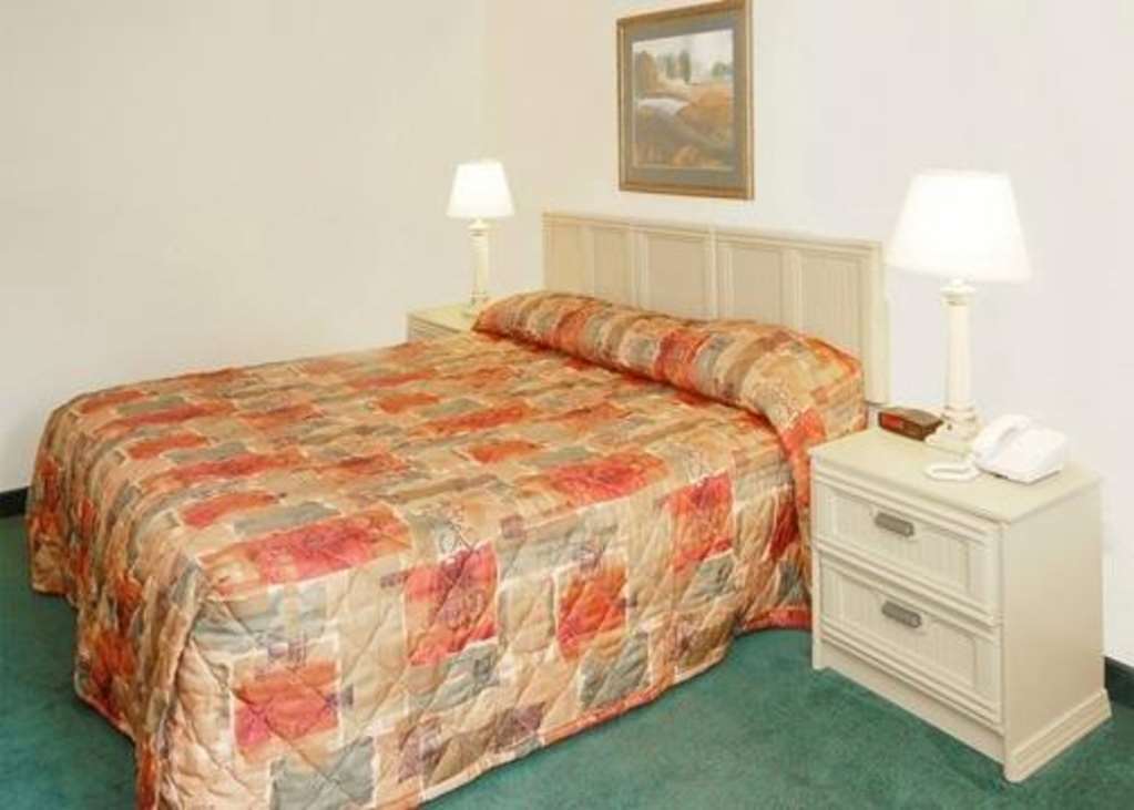 Econo Lodge Corinth Стая снимка